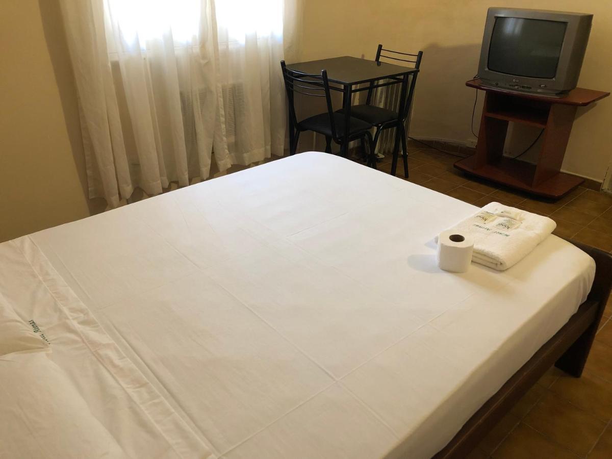Hotel Atenas Buenos Aires Bagian luar foto